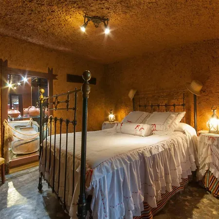 Unique Cave House With Jacuzzi In Σπίτι διακοπών *